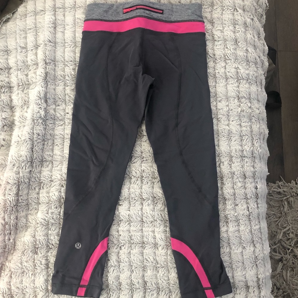 🍋 Lululemon Inspire crop Sz. 4 - Picture 2 of 3
